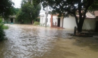 Desbordamiento en Zona Bananera por la creciente de Río Frío.