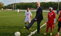 Gianni Infantino realiza saque de honor. 