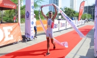 250 atletas nacionales e internacionales que este domingo participaron de la triatlón ‘Xseries Tri-Santa Marta’. 