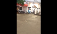 El aguacero que cayó este sábado en Santa Marta generó caos en la vía a Minca.