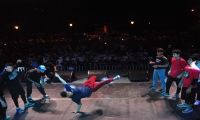 Bailarines de break dance