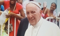 El Papa Francisco recibió un golpe en su ojo izquierdo.