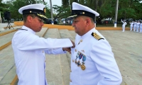 Es el Capitán de Navío, Carlos Rodríguez y ya fue presentando en ceremonia militar.