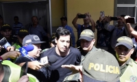  Cristian Bellón saliendo del Centro de Servicios Judiciales. 