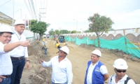 El alcalde de Santa Marta, Rafael Martínez, inspecciona obras de calle 22.