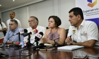 La Superindente de Servicios Públicos, Natasha Avendaño, se reunió con gobernadores y representantes de Electricaribe.