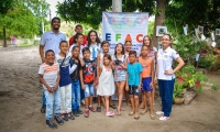 Los niños de la Efac muestran sus trabajos en las galerías callejeras. 