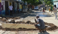 Según habitantes de San Fernando, las alcantarillas de la zona se rebosan constantemente.