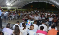 Alcalde escuchó la comunidad.