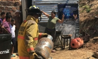 Incendio estructural en el barrio Los Fundadores.