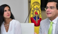 La Ministra de Educación, Yaneth Giha y el rector de La Uniautónoma Ramsés Vargas.