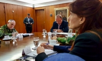 Gobernadora Rosa Cotes durante su visita al Ministro de Defensa.