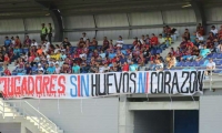 Pancarta ofensiva dentro del estadio Sierra Nevada.