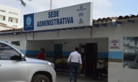 El alcalde Rafael Martínez llegó de manera sorpresiva a la sede adminstrativa de la E.S.E.