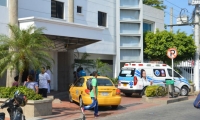 El herido se encuentra internado en una clínica de la ciudad con pronóstico reservado. 