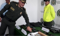 varias de las armas estaban en otra camioneta que estaba en el lugar.