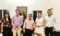 El alcalde de Santa Marta, Rafael Martínez en compañía de los representantes de la empresa panameña