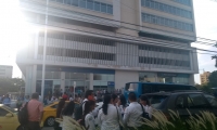 Evacuaron edificios en Santa Marta.