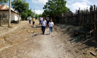 El alcalde Jairo Molina realizó las inspecciones en las comunidades afectadas por el vendaval.