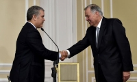 Presidente Duque y Alejandro Ordóñez, durante el acto de posesión de este último, como embajador ante la OEA.