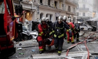 Hay más de veinte heridos, entre ellos cuatro bomberos, según un primer recuento. 