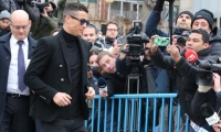 Cristiano Ronaldo saliendo de la audiencia.