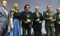 Carlos Vives durante su distinción en el evento de Fenalco Solidario.