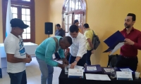 Firma de convenios solidarios para ejecución de obras rurales.