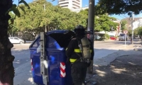 contenedor de basura quemado