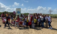 Entrega de regalos en Caño Clarín