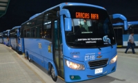 Buses en la Terminal de Transferencia de Gaira