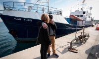 Barco alemán es bautizado con nombre de niño Sirio que alleció