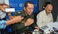 Coronel Gustavo Berdugo y director seccional de Fiscalía, Vicente Guzmán, en una rueda de prensa.