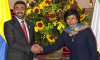 Viceministra de Relaciones Exteriores de Colombia, Luz Stella Jara, y el ministro de Relaciones Exteriores y Cooperación Internacional de los EAU, el jeque Abdullah Bin Zayed Al Nahyan.