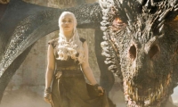 Daenerys Targaryenen, interpretada por Emilia Clarke.