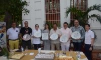 Chefs y propietarios de restaurantes en Santa Marta ganadores de los premios La Barra