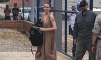  Angelina Jolie a su llegada a Riohacha.