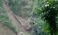 Derrumbe provocó colapso de puente en vía al Llano.