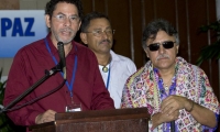 'Pastor Alape' y 'Jesús Santrich', durante el Proceso de Paz.