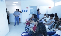 Martínez visitó el centro de salud de La Paz. 