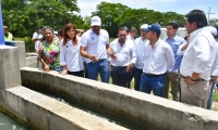 La entrega de la obra fue encabezada por la Gobernadora, el Ministro de Vivienda, Ciudad y Territorio, el gerente de Aguas del Magdalena y la alcaldesa. 