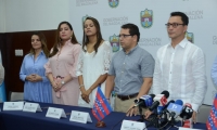 Rafael Martínez, al lado de Carlos Caicedo durante el anuncio del gabinete.