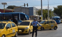 Los agentes de tránsito del Distrito se encargaron de regular la movilidad. 