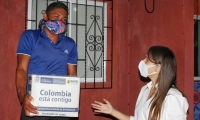 Entrega de ayudas humanitarias.