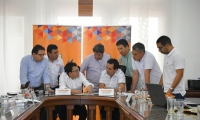 Reunión del gobernador Carlos Caicedo y el director del Invías, Juan Esteban Gil. 