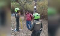 Hombre sorprendido intentando reconectar al motel de manera ilegal.