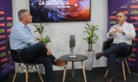 Jorge Cura en entrevista con Charles Chapman.