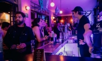Según el Gobierno, los bares propician los contagios de covid-19.