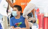 Inicia vacunación contra el covid-19 en menores de edad