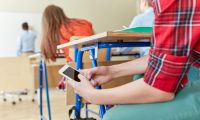 Los colegios podrán decidir prohibiciones sobre el uso de los dispositivos.